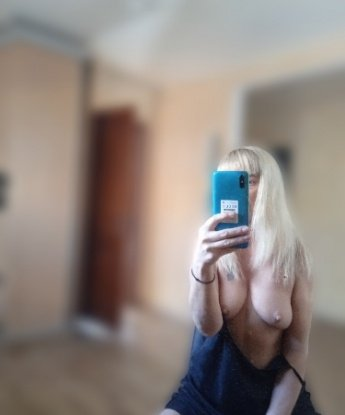 Моя нежность и креативность подарят вам массу удовольствия. Встречусь с вами в Москве, чтобы окунуться в мир страсти и наслаждения. Я знаю, как раскрепоститься и побаловать вас великолепными услугами. Отдайтесь моим умелым рукам и профессионализму. Возможности наших встреч безграничны! Посмотрите мои фото, чтоб почувствовать мою привлекательность. Довольные отзывы моих постоянных клиентов - лучшее подтверждение того, что я заслуживаю вашего внимания. Обращайтесь ко мне и я превратю ваше свидание в незабываемую встречу. Жду вас в Москве!🌸💋 Любовь